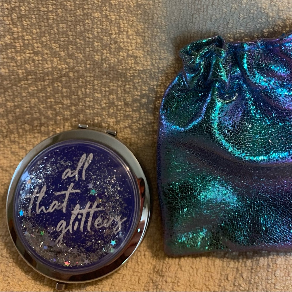 New "Love That Face" Compact Mirror by Avon